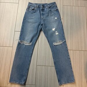 Levi’s 501 Classic Distressed women’s straight leg Blue Denim Jeans w28/l30